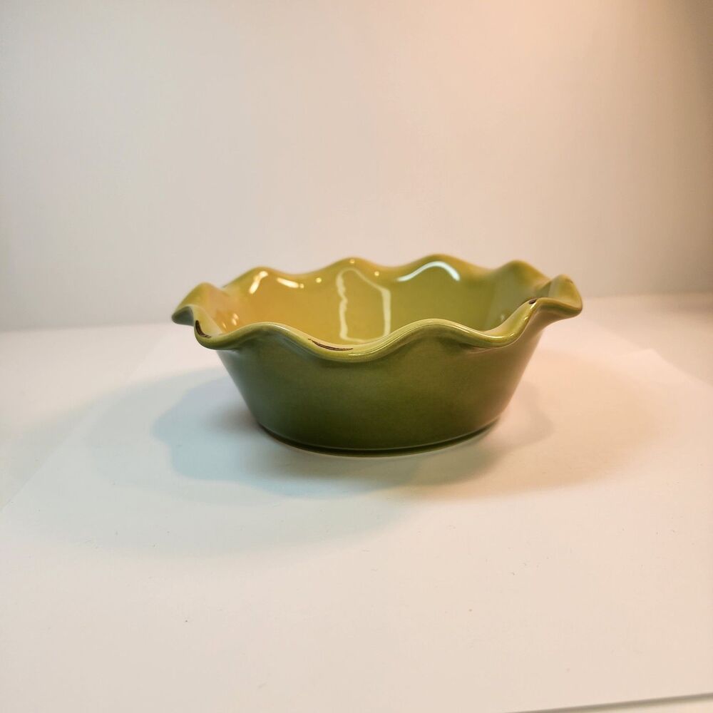 Crate and Barrel Green Ruffled 6.75 Inch Bowl Beautiful